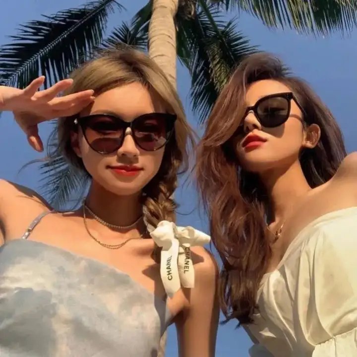 橙色女孩
